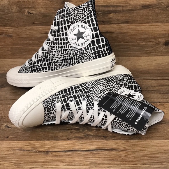 CONVERSE CTAS HIGH TOP BRAND NEW size junior 4 = size 6 women's.size5=size 7wome - Picture 15 of 15